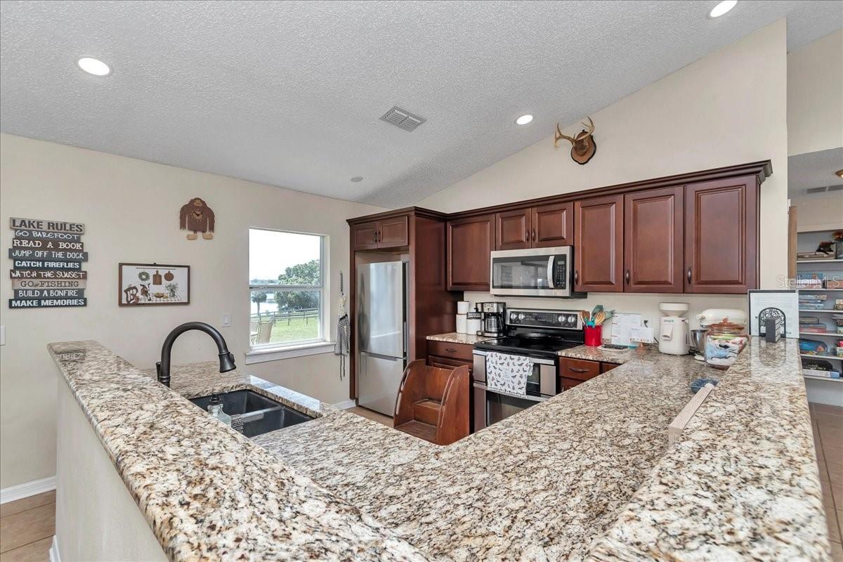 16386 SE 156TH PLACE RD, WEIRSDALE, FL, 32195