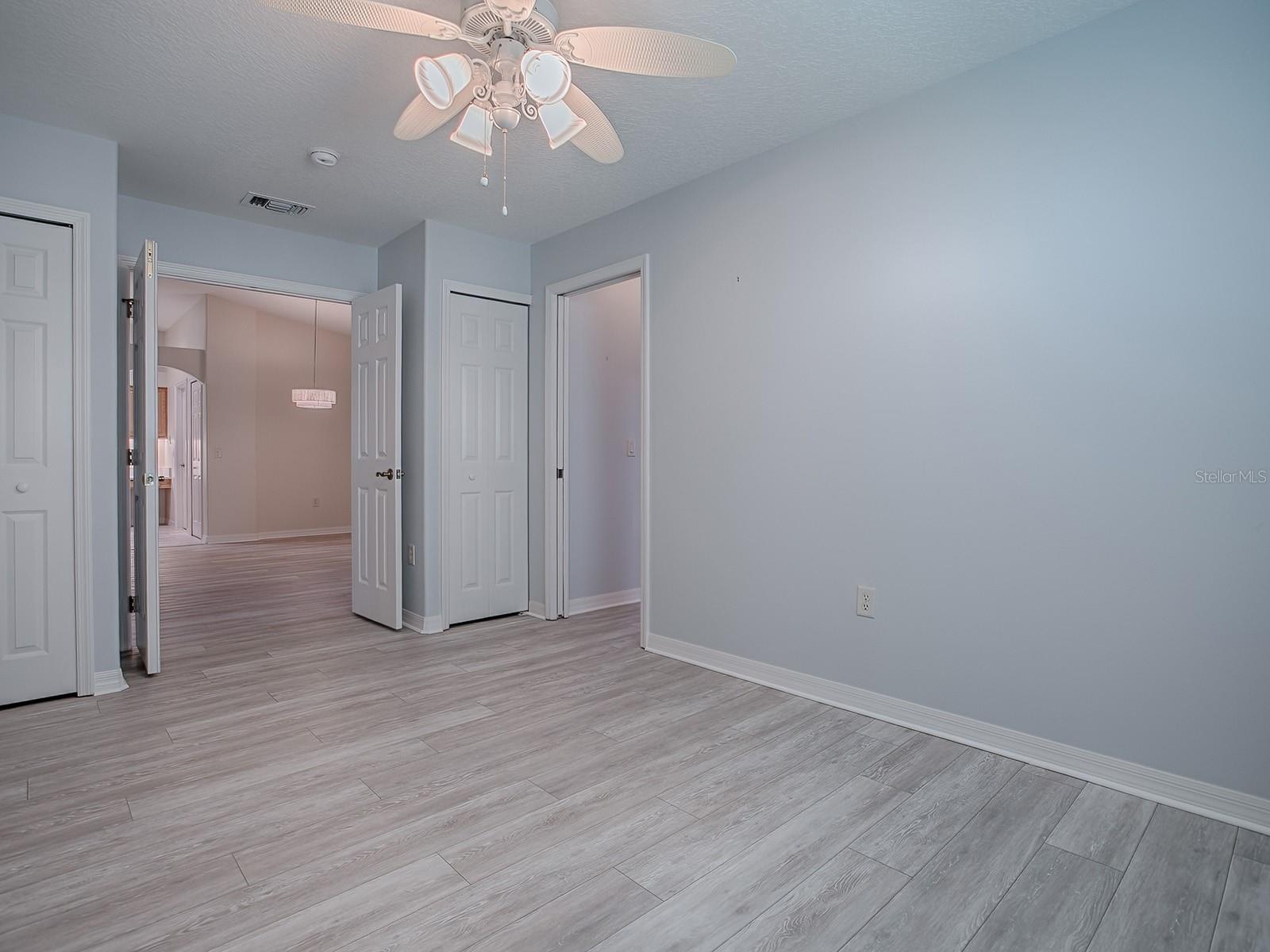 1016 EAGLES LNDG, LEESBURG, FL, 34748