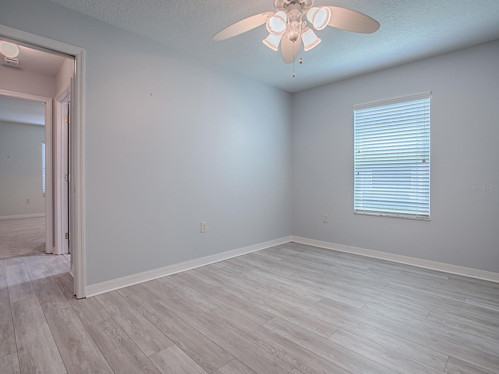 1016 EAGLES LNDG, LEESBURG, FL, 34748