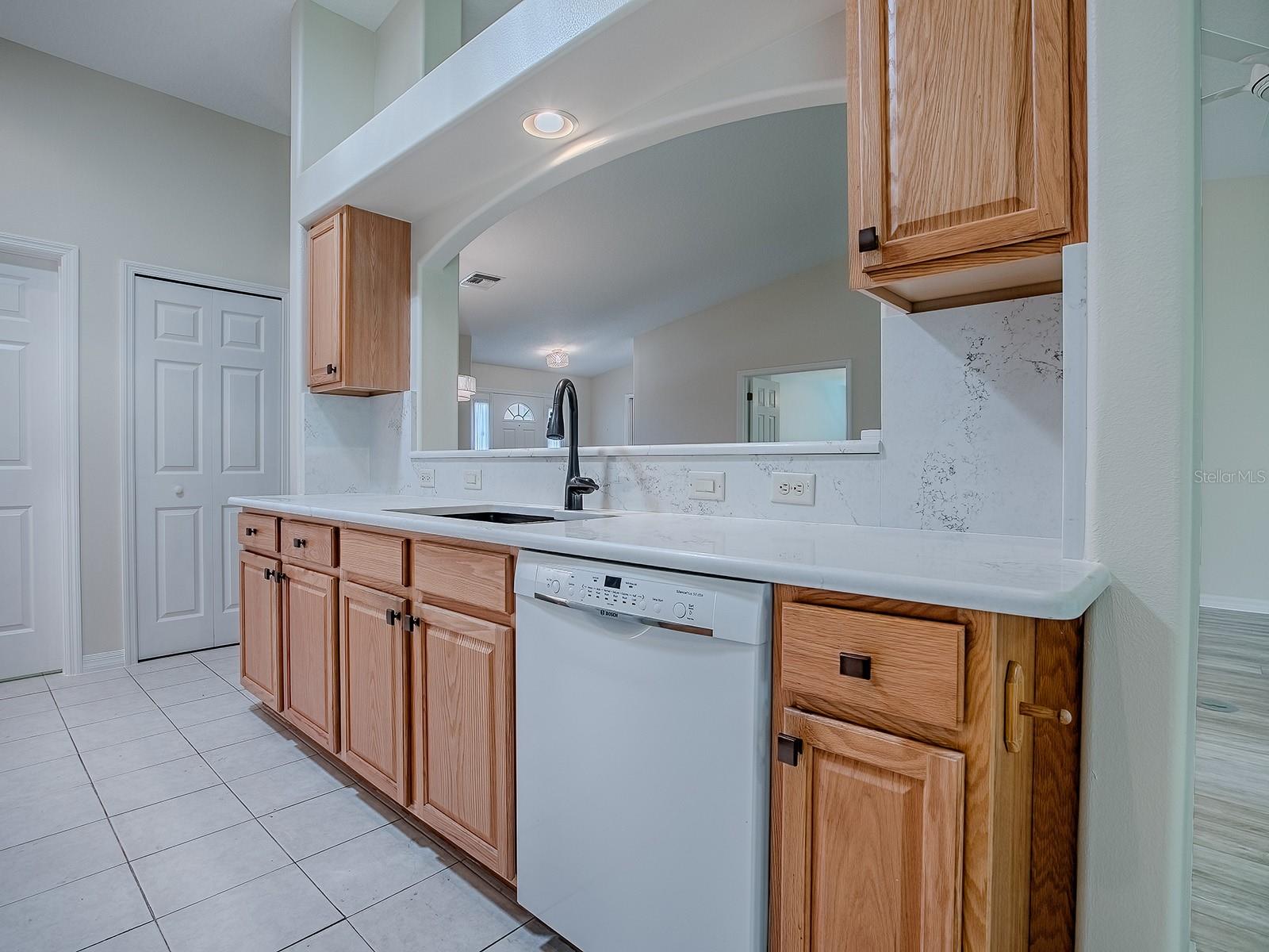 1016 EAGLES LNDG, LEESBURG, FL, 34748