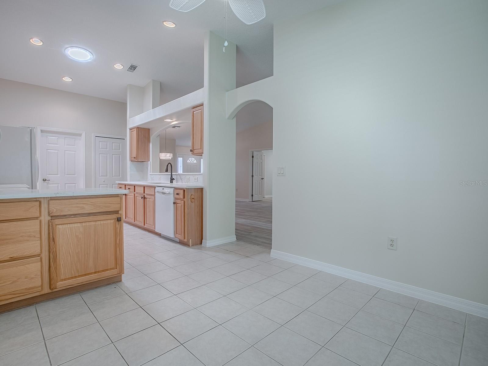 1016 EAGLES LNDG, LEESBURG, FL, 34748