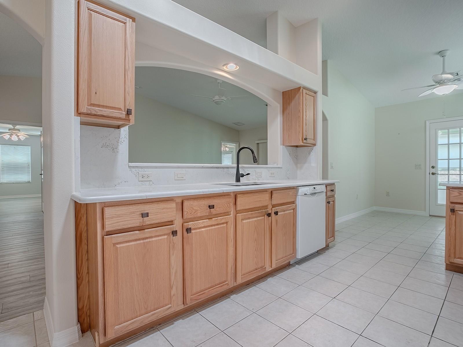 1016 EAGLES LNDG, LEESBURG, FL, 34748