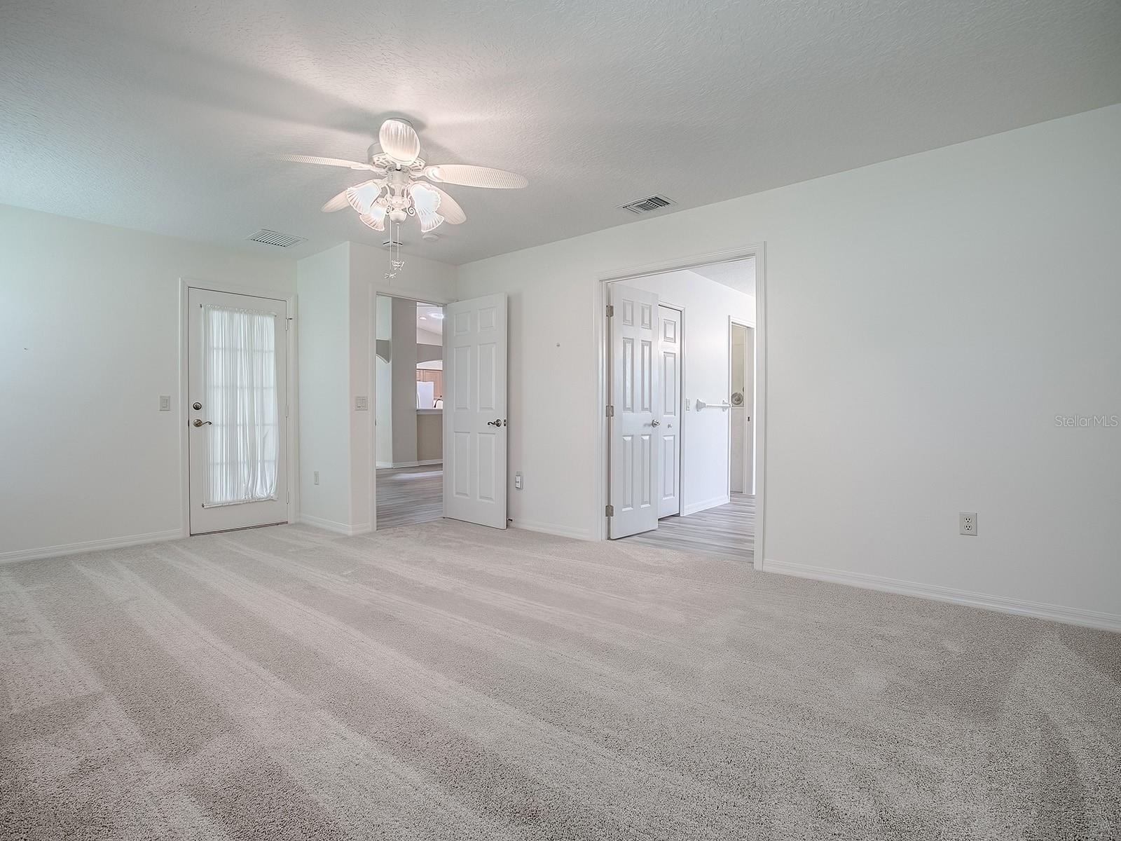 1016 EAGLES LNDG, LEESBURG, FL, 34748