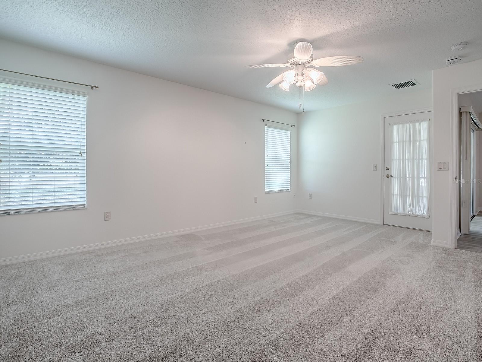 1016 EAGLES LNDG, LEESBURG, FL, 34748