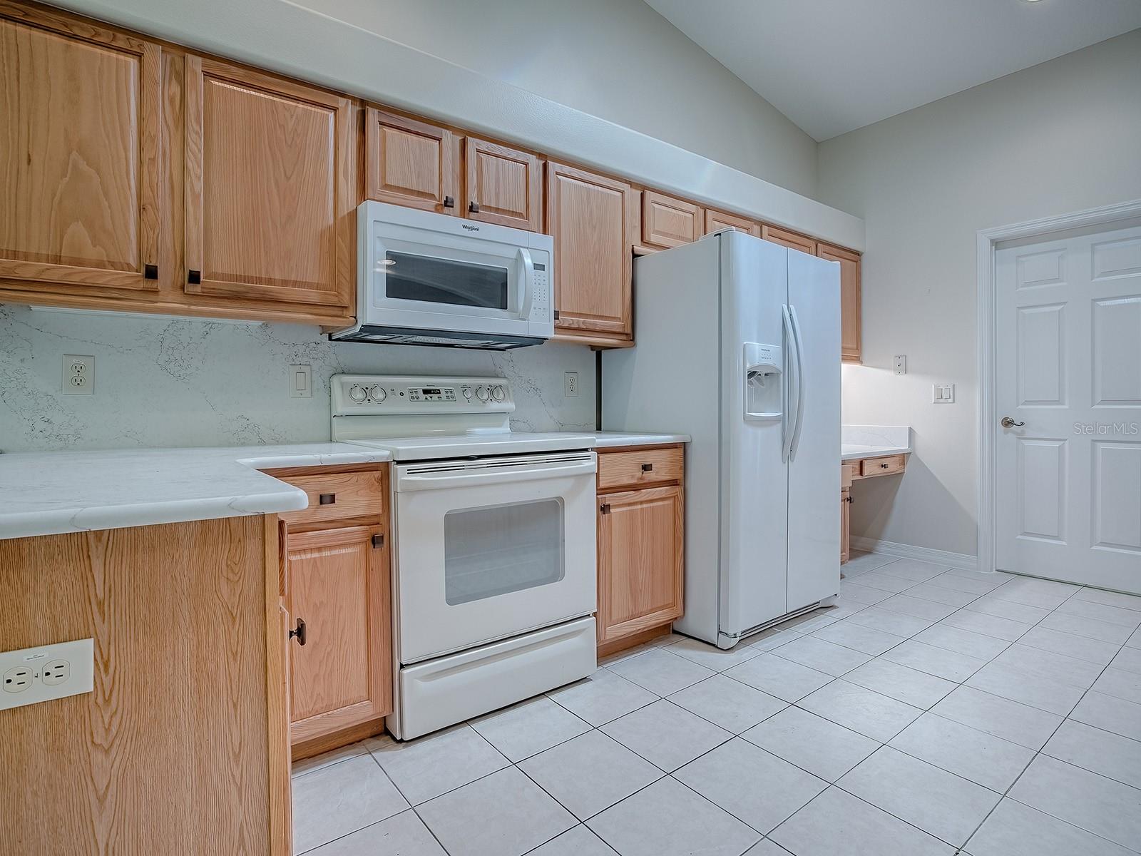 1016 EAGLES LNDG, LEESBURG, FL, 34748