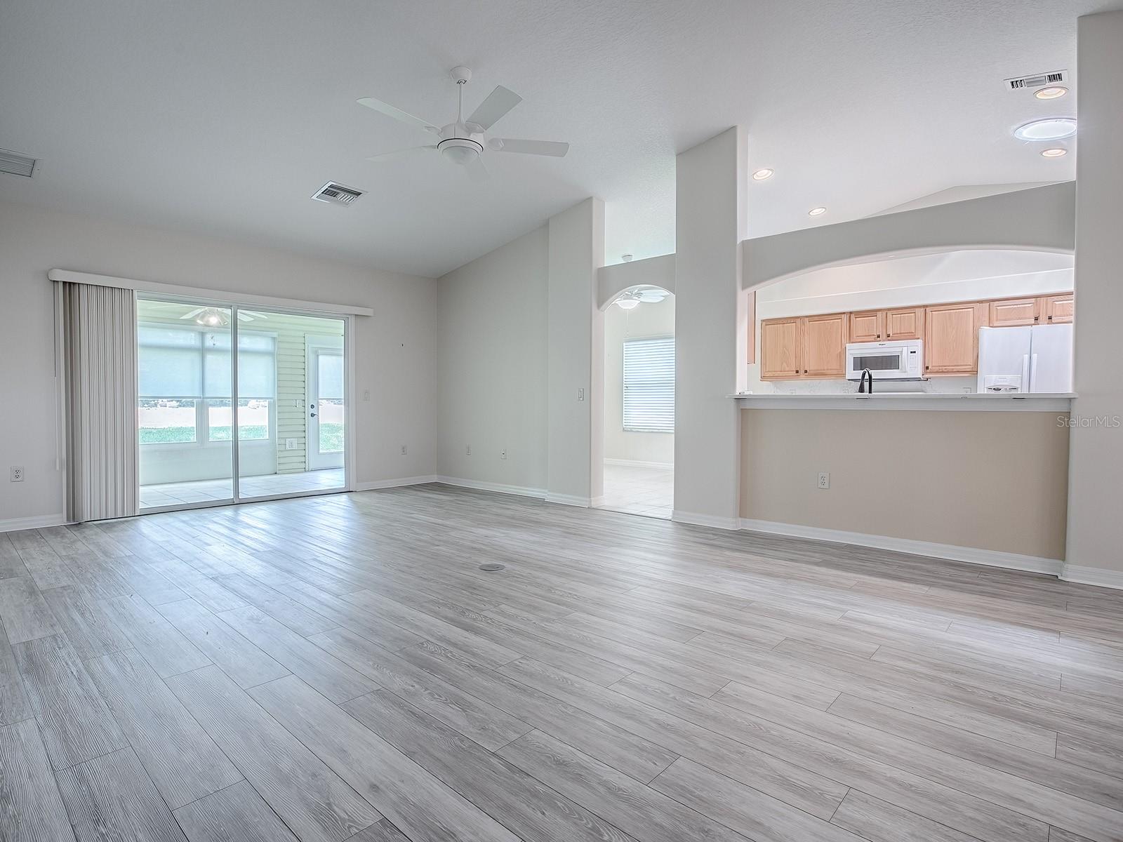 1016 EAGLES LNDG, LEESBURG, FL, 34748