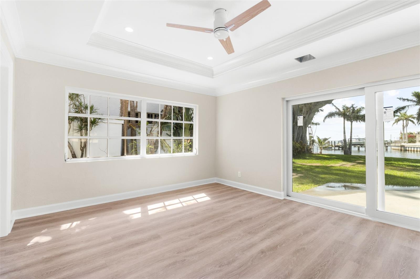 11 BRIGHTWATERS CIR NE, ST PETERSBURG, FL, 33704