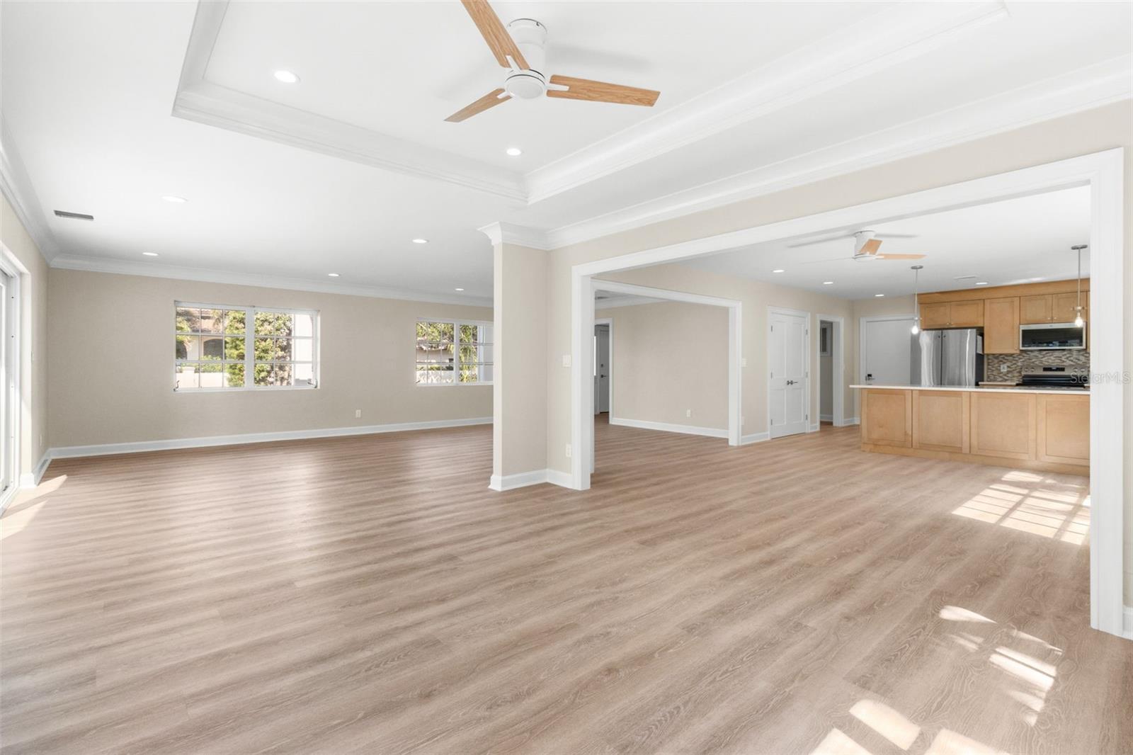 11 BRIGHTWATERS CIR NE, ST PETERSBURG, FL, 33704