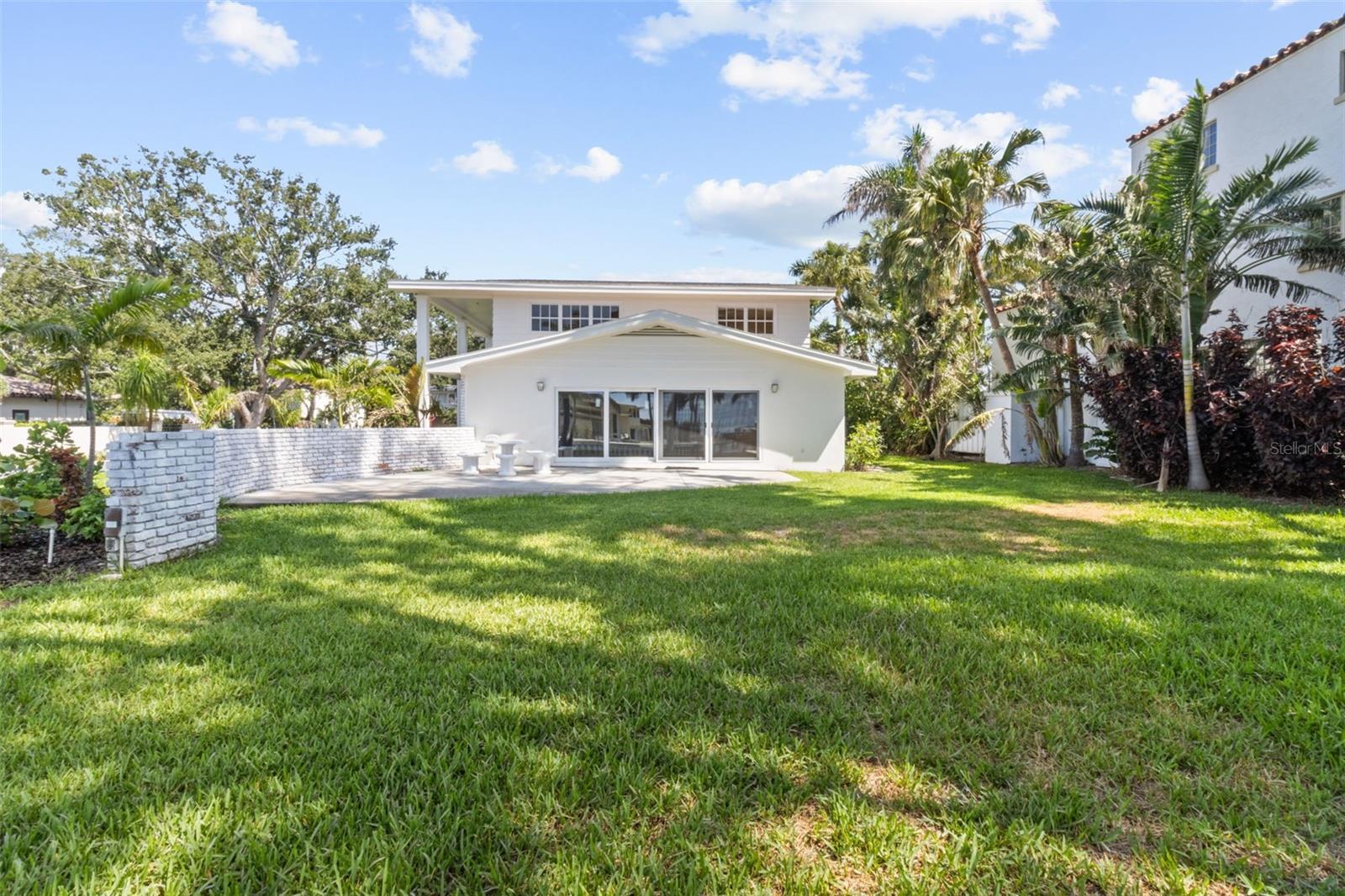 11 BRIGHTWATERS CIR NE, ST PETERSBURG, FL, 33704