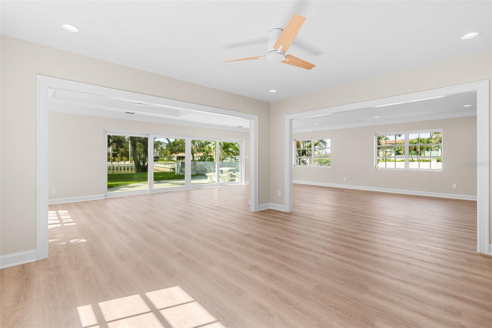 11 BRIGHTWATERS CIR NE, ST PETERSBURG, FL, 33704