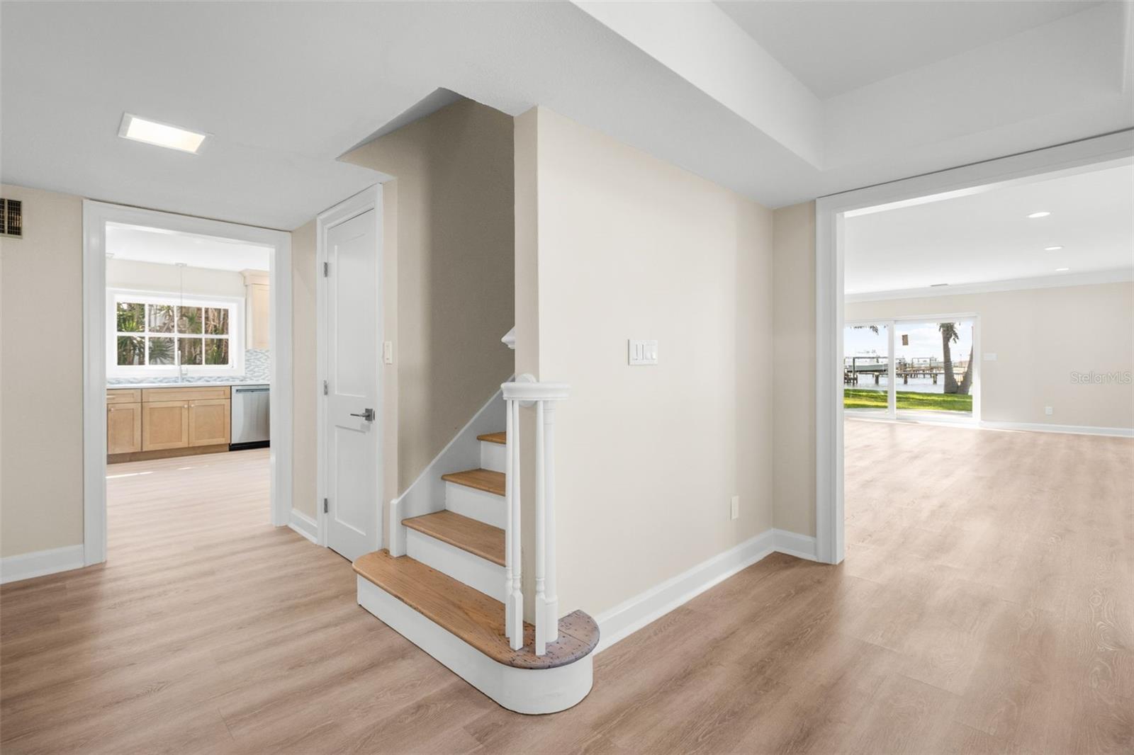 11 BRIGHTWATERS CIR NE, ST PETERSBURG, FL, 33704