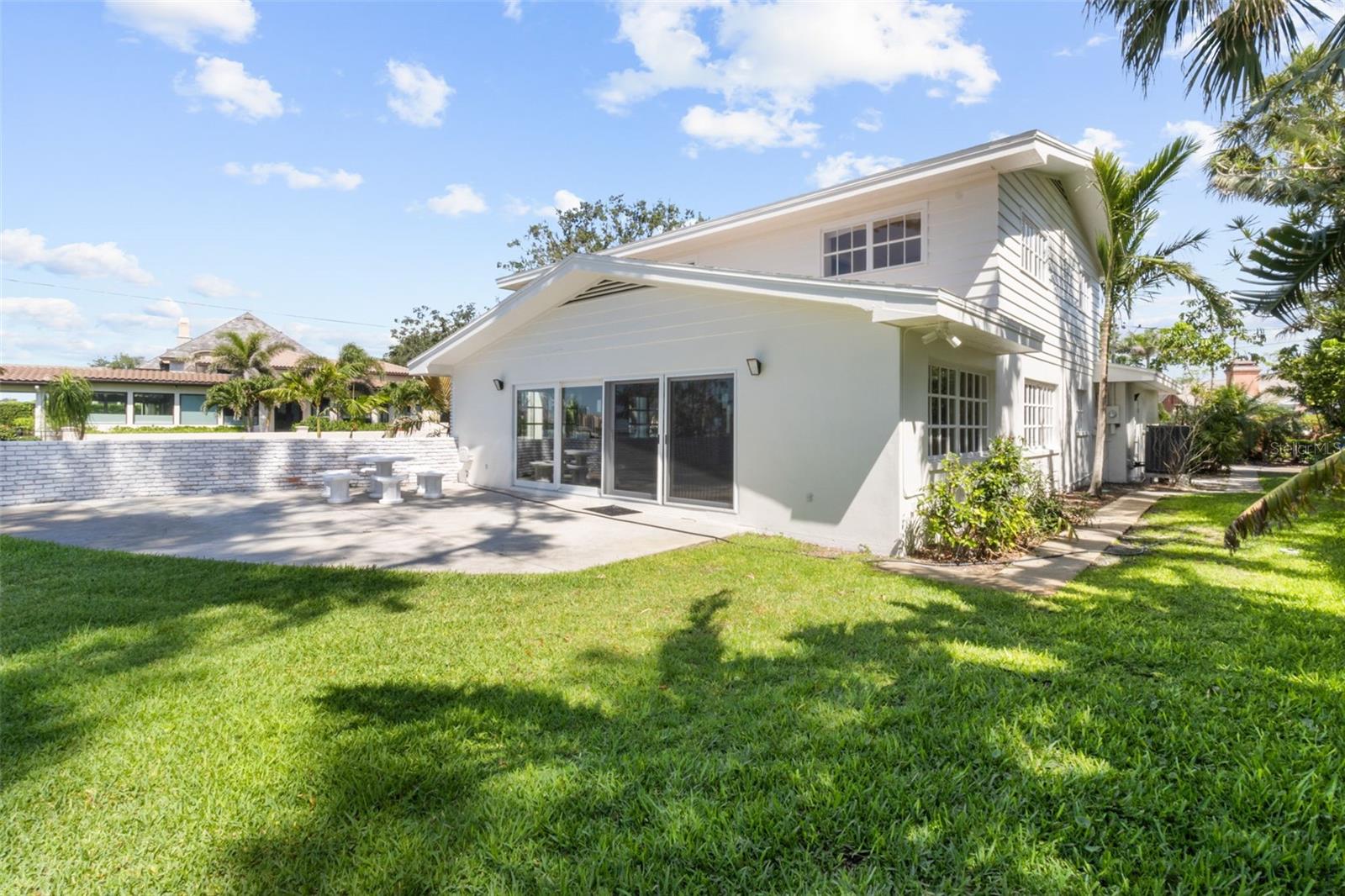 11 BRIGHTWATERS CIR NE, ST PETERSBURG, FL, 33704