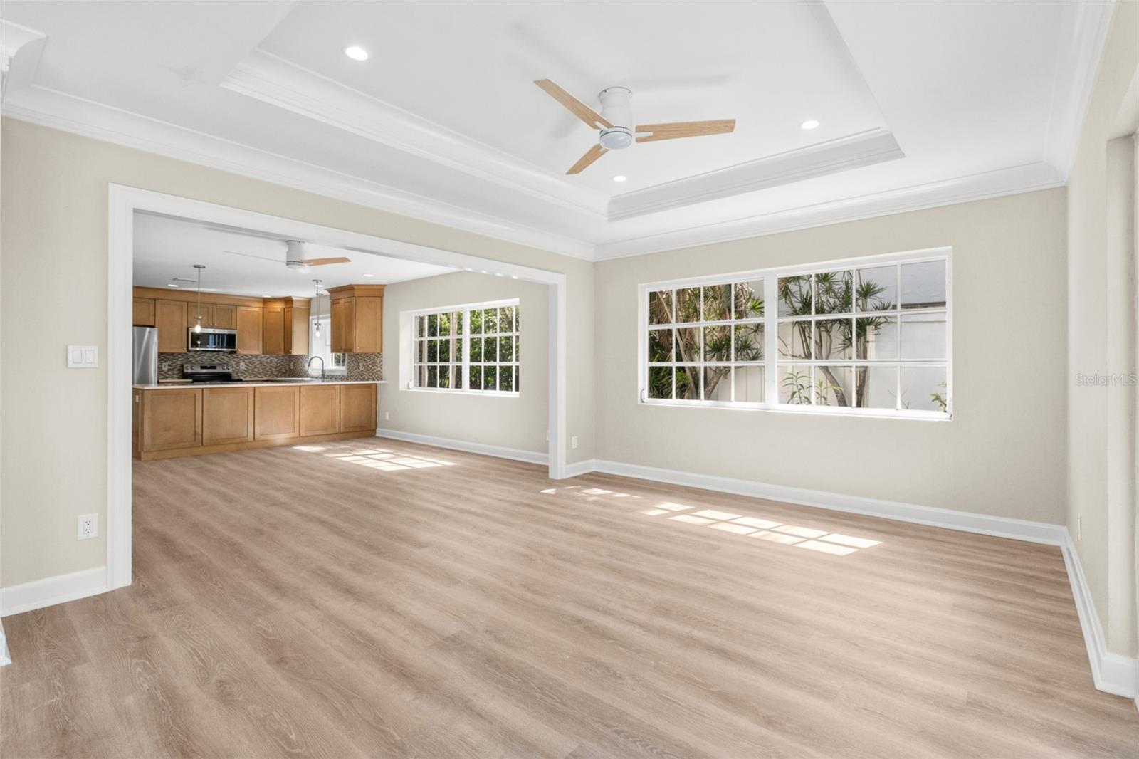 11 BRIGHTWATERS CIR NE, ST PETERSBURG, FL, 33704