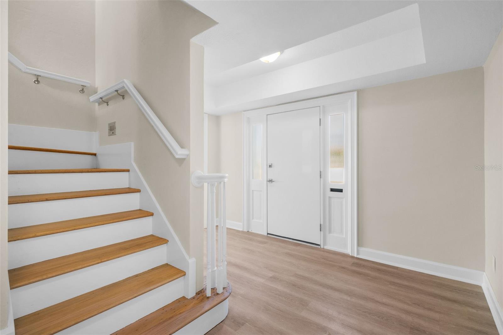 11 BRIGHTWATERS CIR NE, ST PETERSBURG, FL, 33704