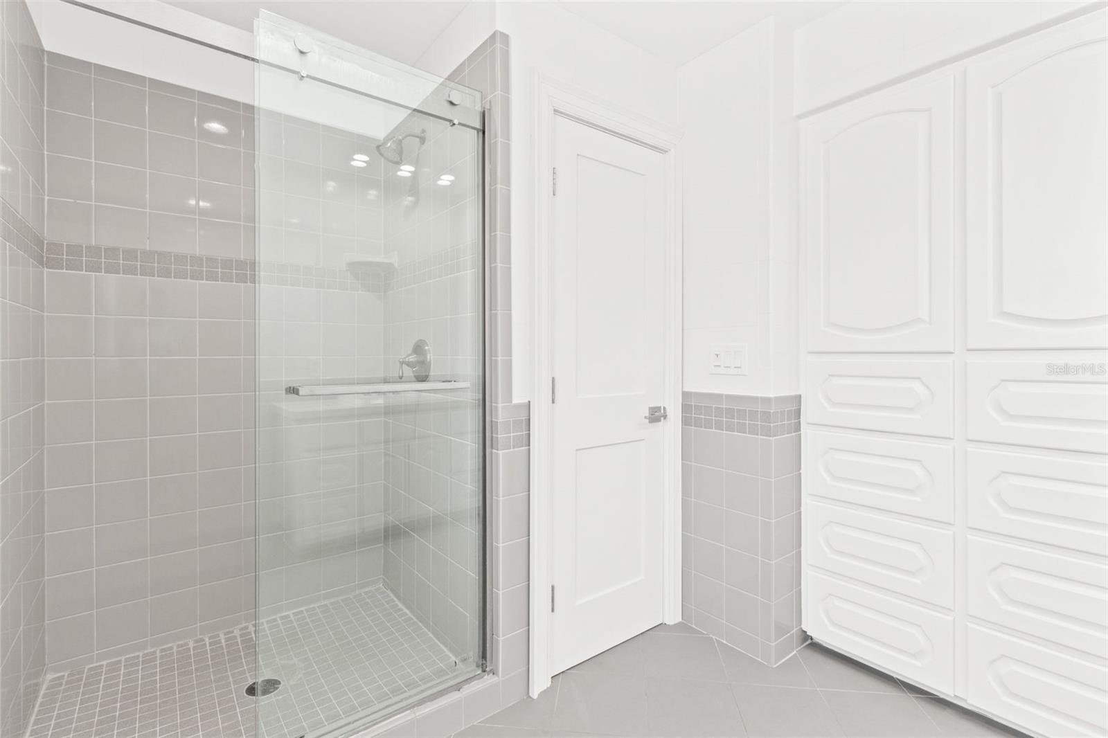 11 BRIGHTWATERS CIR NE, ST PETERSBURG, FL, 33704