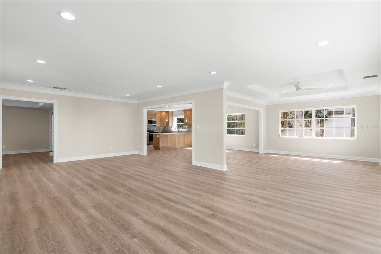 11 BRIGHTWATERS CIR NE, ST PETERSBURG, FL, 33704