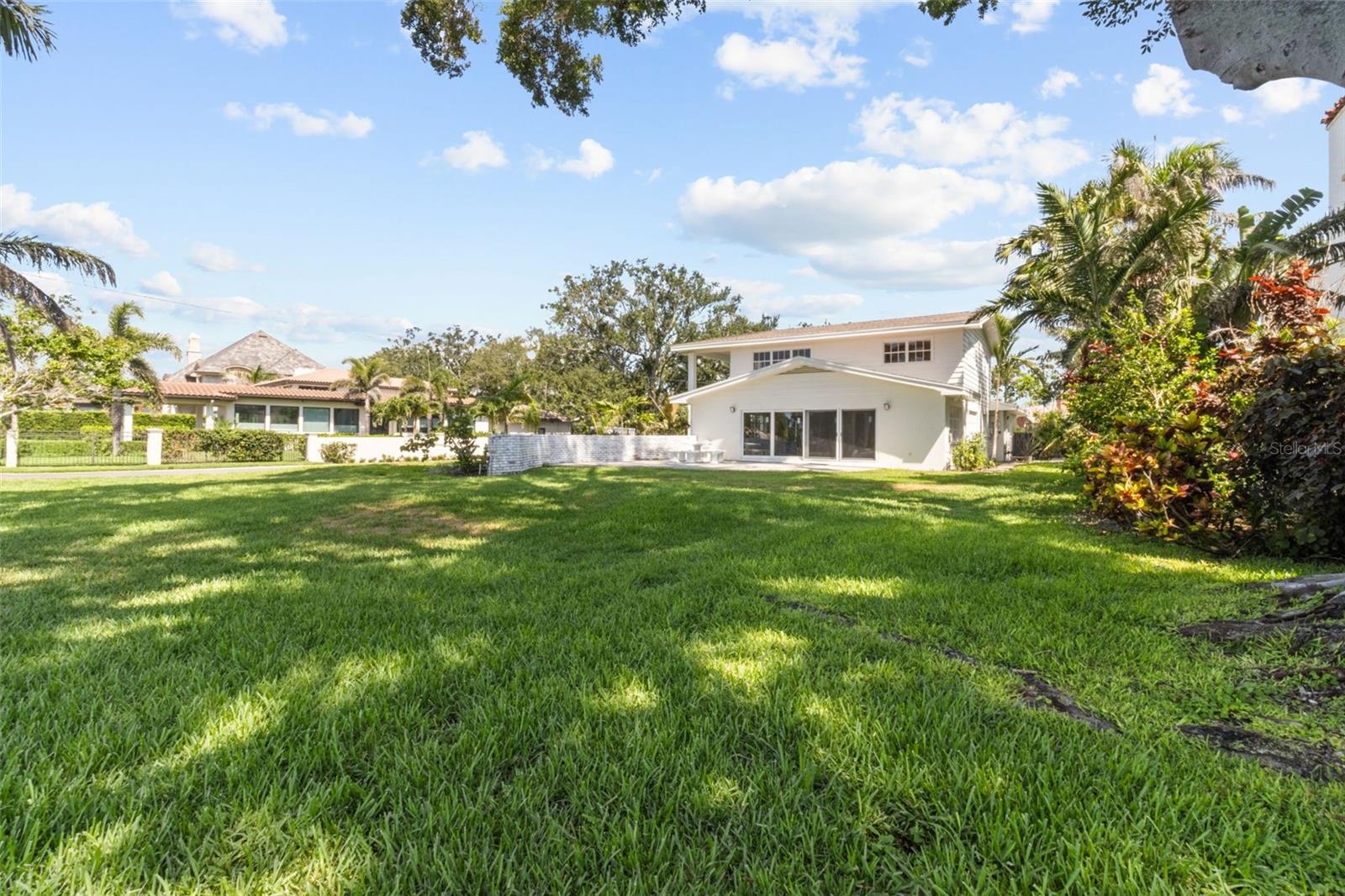 11 BRIGHTWATERS CIR NE, ST PETERSBURG, FL, 33704