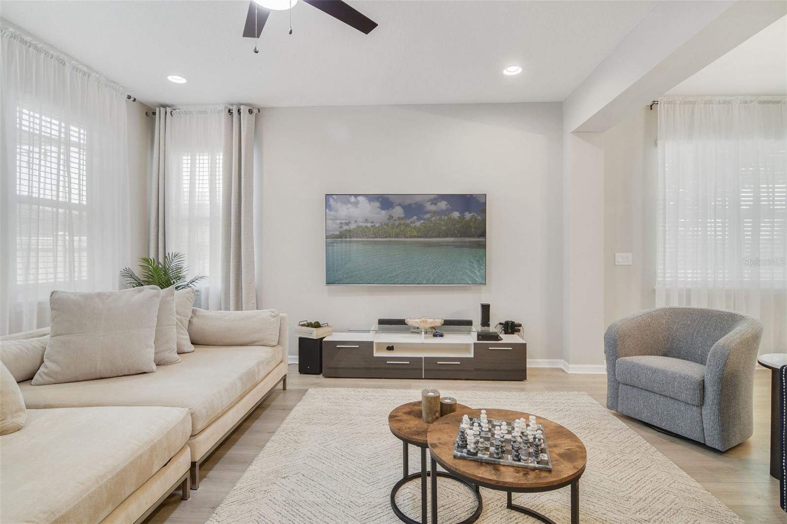 8042 GLENLLOYD AVE, WINTER GARDEN, FL, 34787