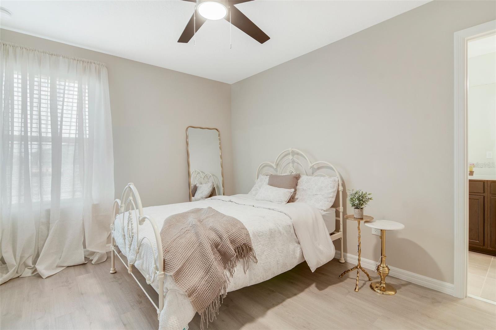 8042 GLENLLOYD AVE, WINTER GARDEN, FL, 34787