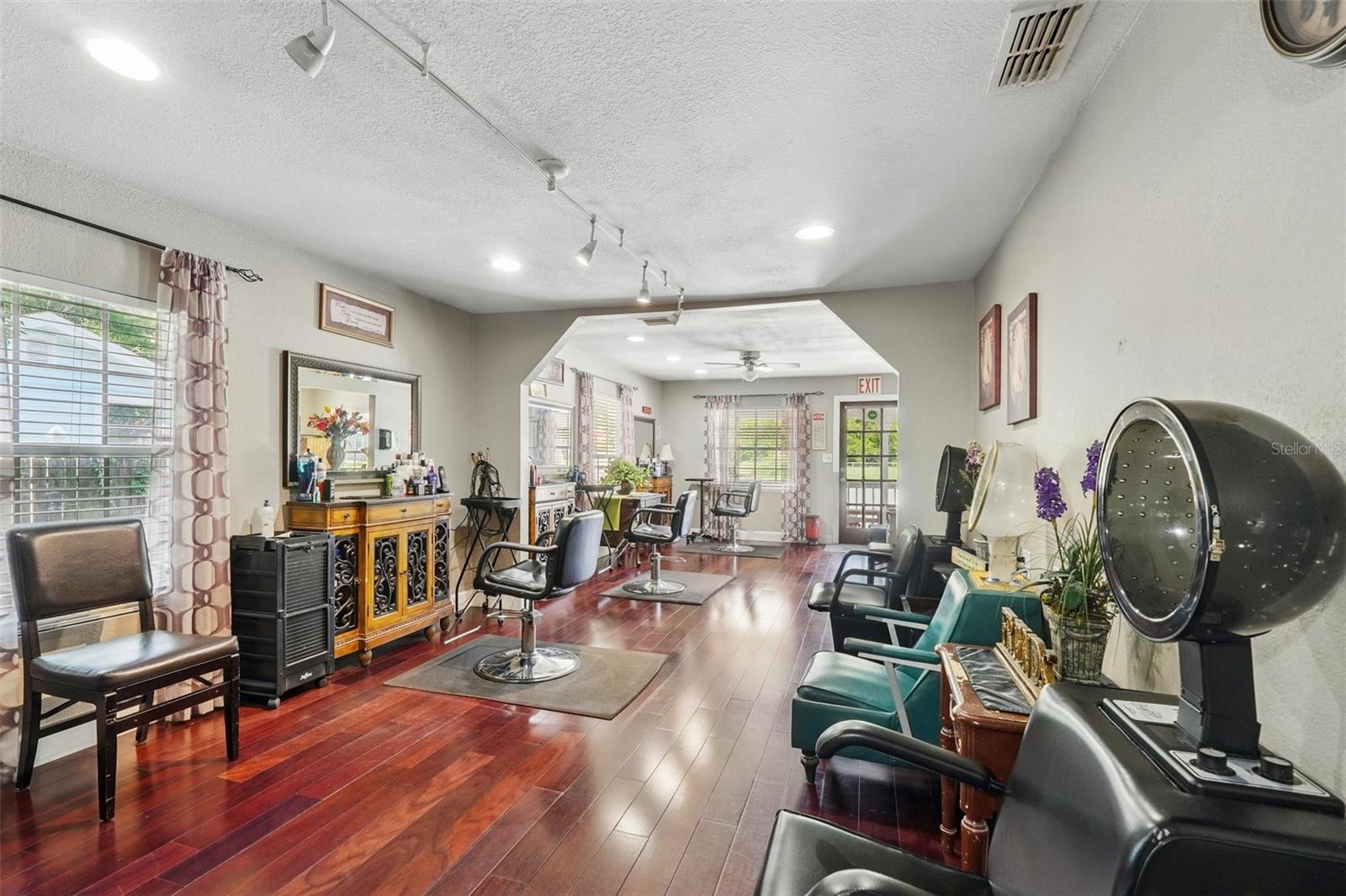 205 S HIGHLAND AVE, APOPKA, FL, 32703