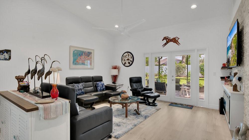 302 TAMMIE SUE LN, DELAND, FL, 32724