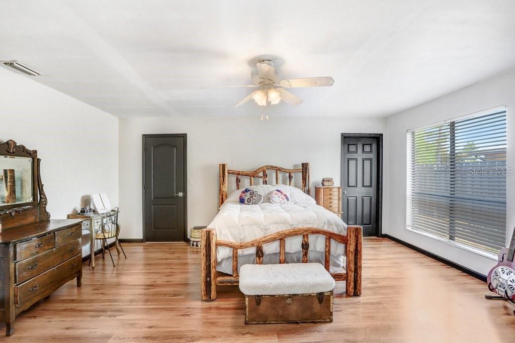 7321 CALADESIA DR, SARASOTA, FL, 34243