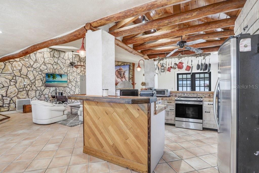 7321 CALADESIA DR, SARASOTA, FL, 34243