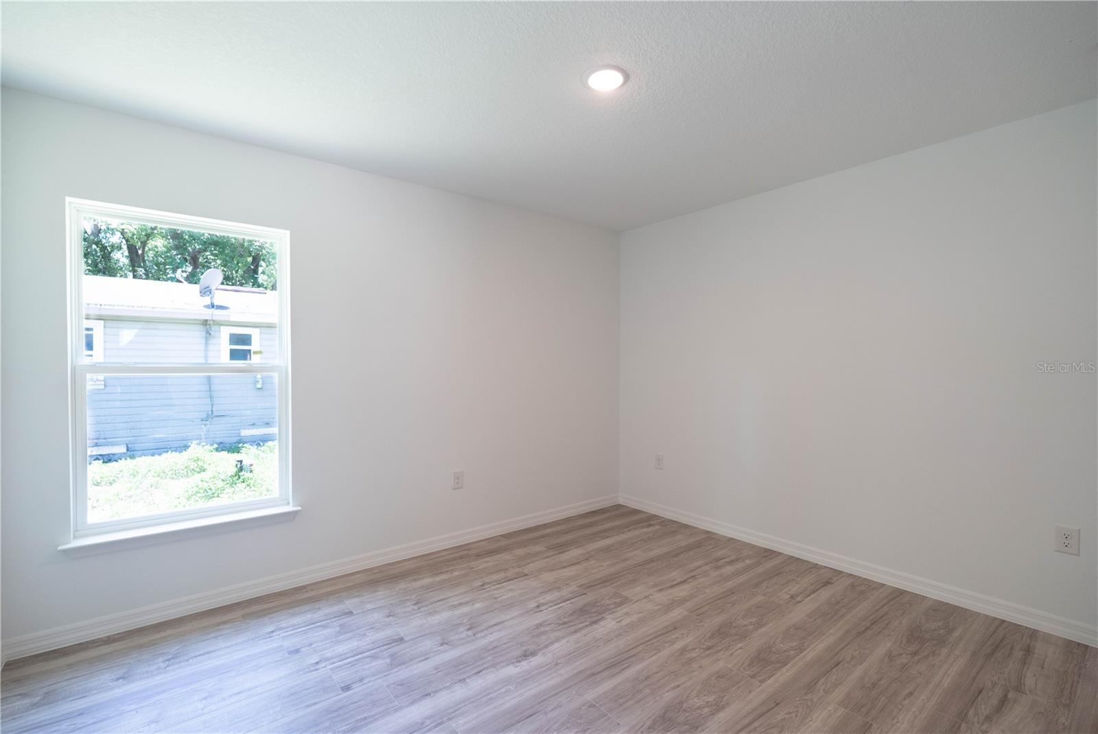 2260 SUANEE AVE, EUSTIS, FL, 32726