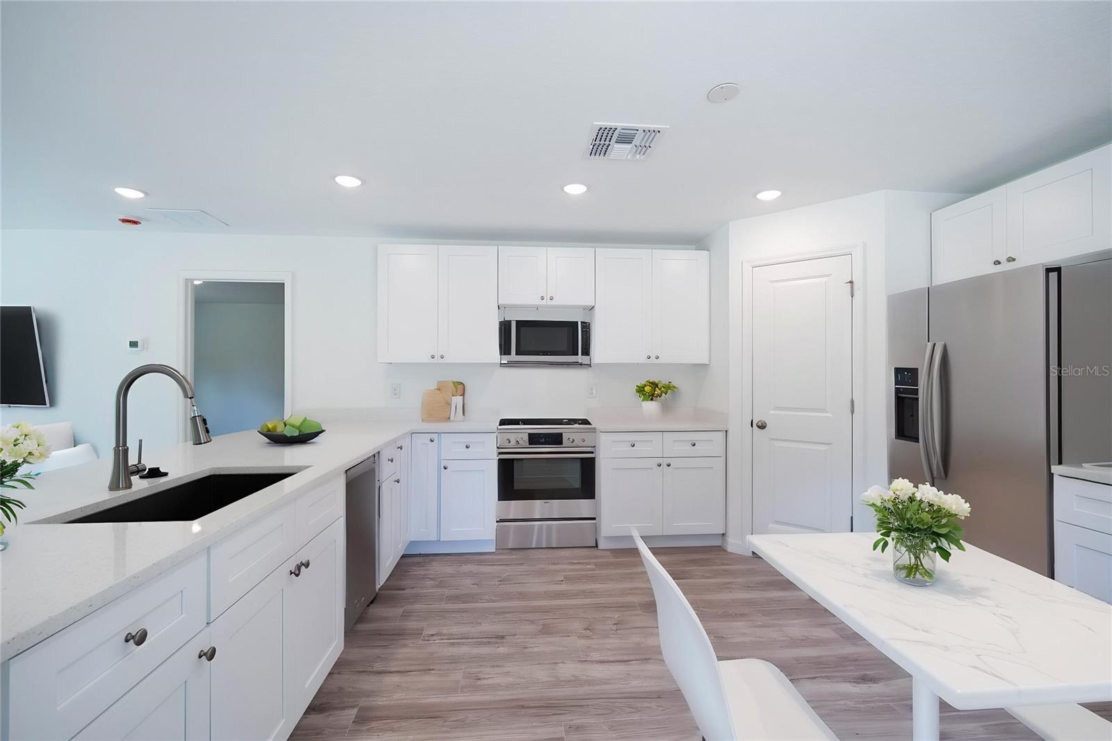 2260 SUANEE AVE, EUSTIS, FL, 32726