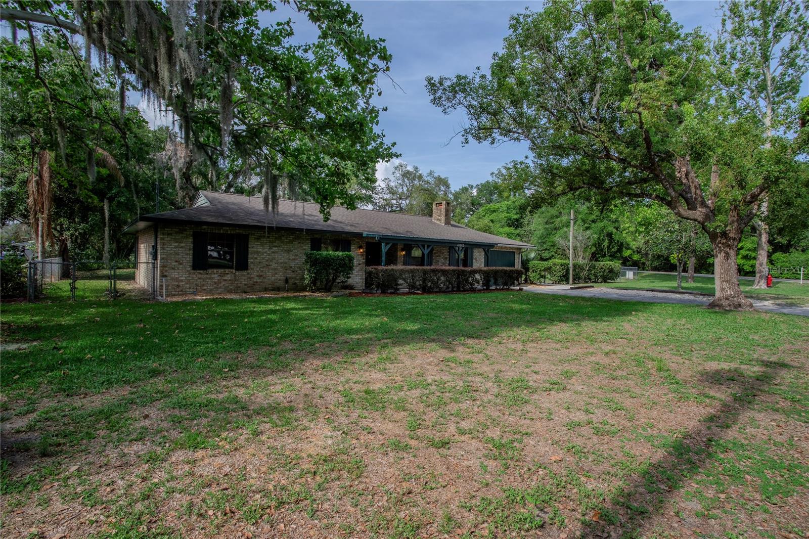 18015 PALM ST, UMATILLA, FL, 32784