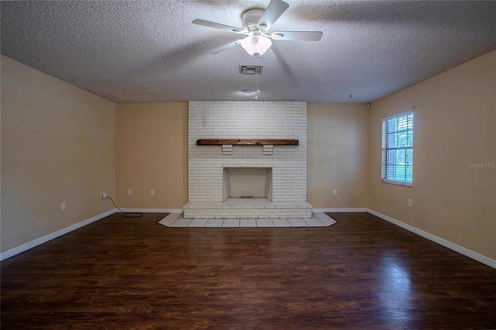 18015 PALM ST, UMATILLA, FL, 32784