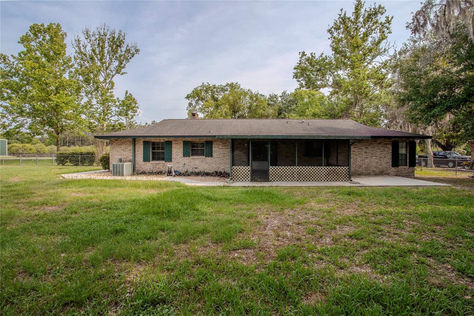 18015 PALM ST, UMATILLA, FL, 32784