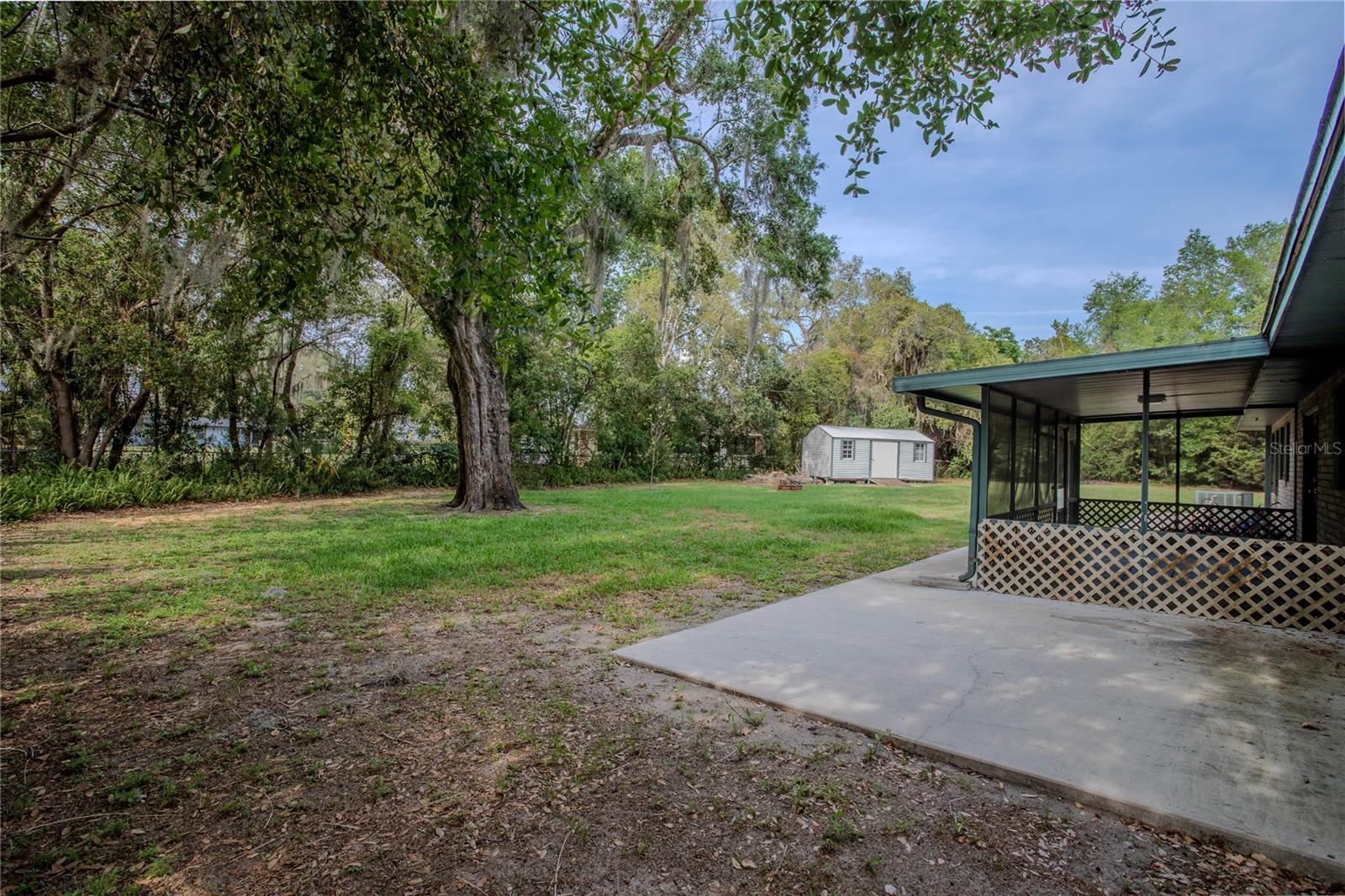 18015 PALM ST, UMATILLA, FL, 32784