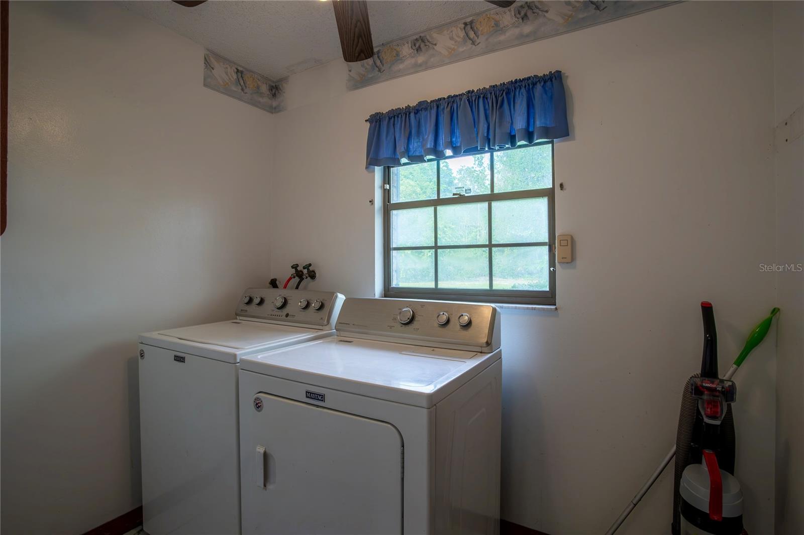 18015 PALM ST, UMATILLA, FL, 32784