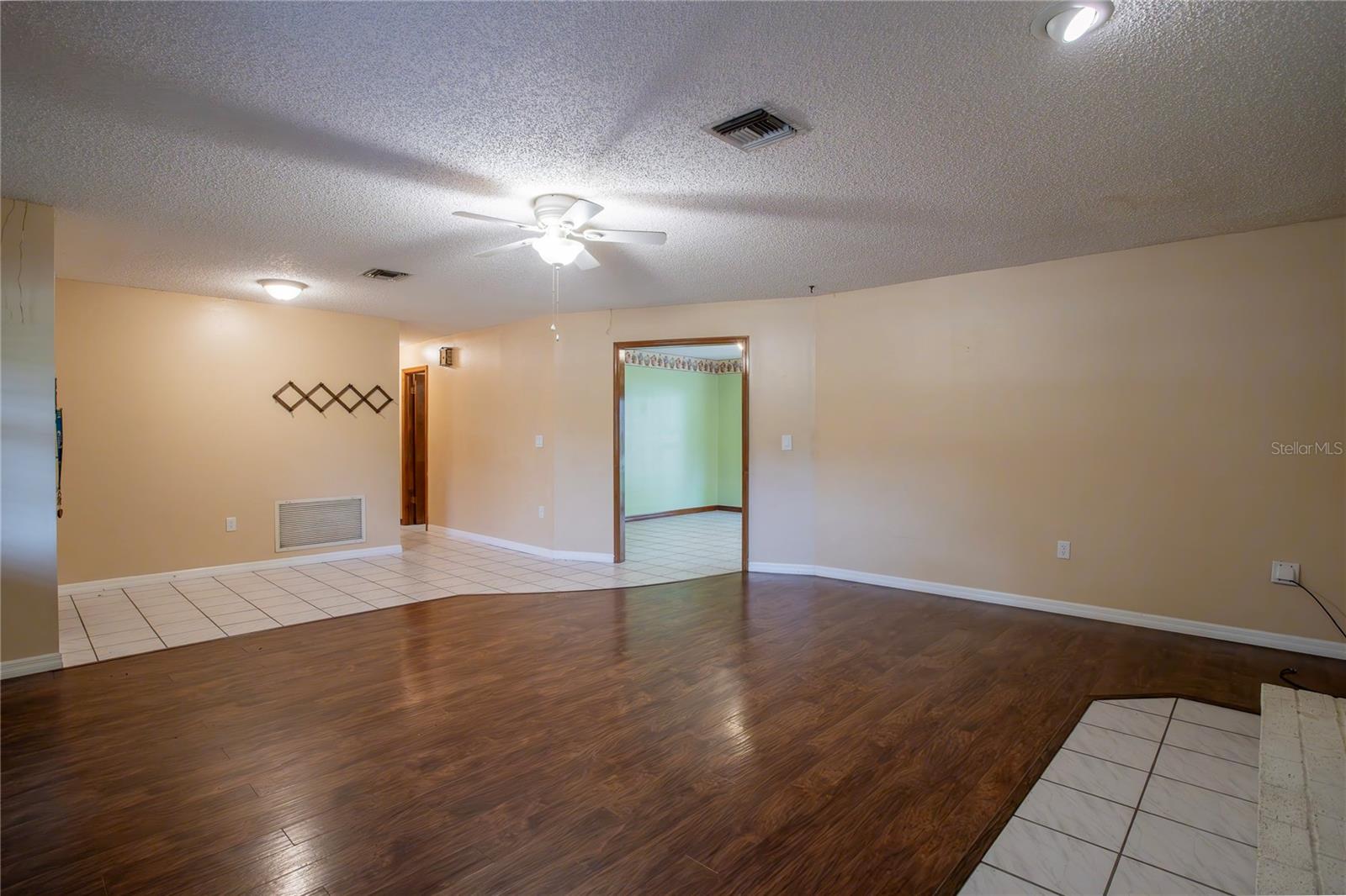 18015 PALM ST, UMATILLA, FL, 32784