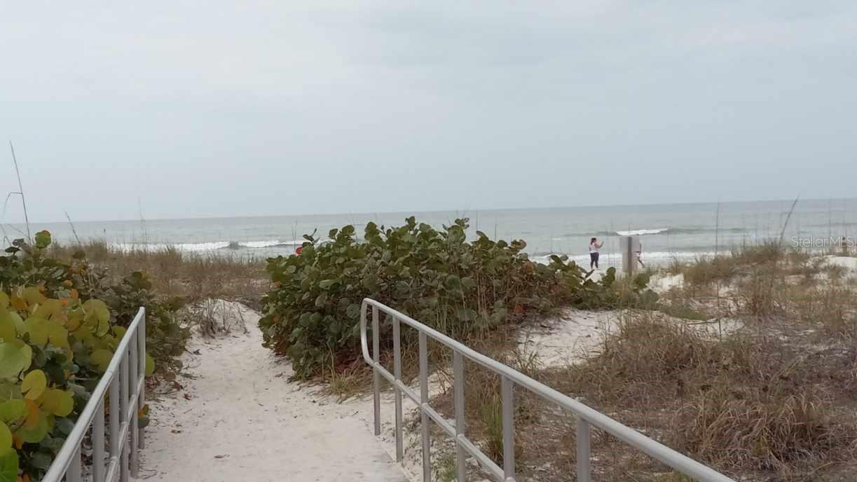 562 JOHNS PASS AVE, MADEIRA BEACH, FL, 33708