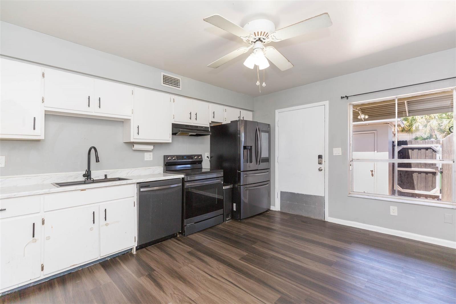 4517 LA CAPRI CT, TAMPA, FL, 33611