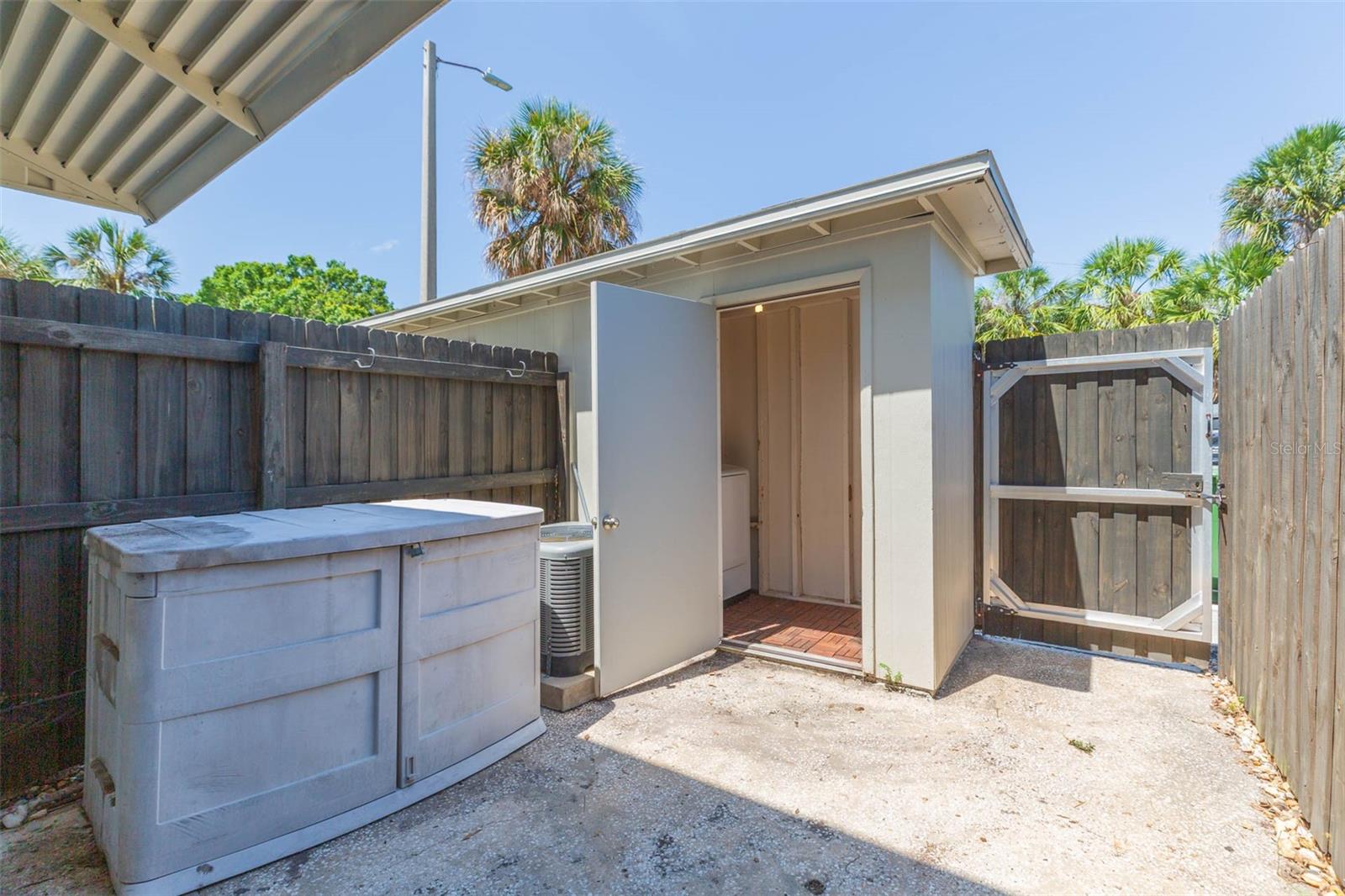 4517 LA CAPRI CT, TAMPA, FL, 33611