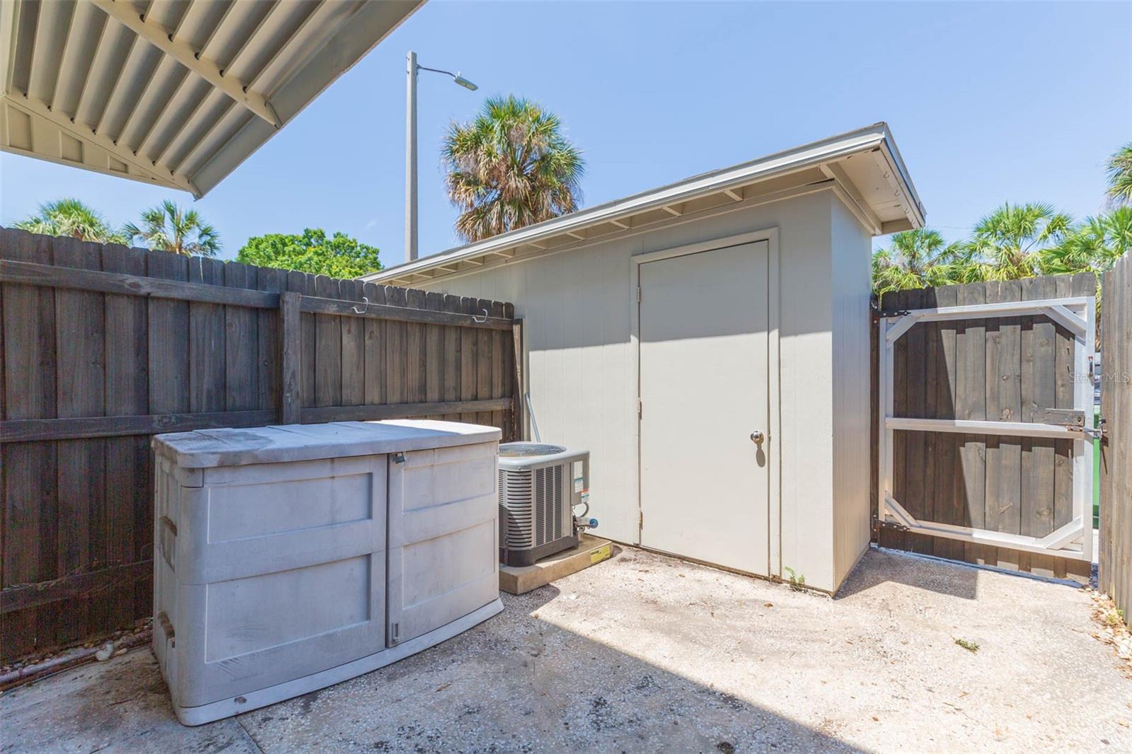 4517 LA CAPRI CT, TAMPA, FL, 33611