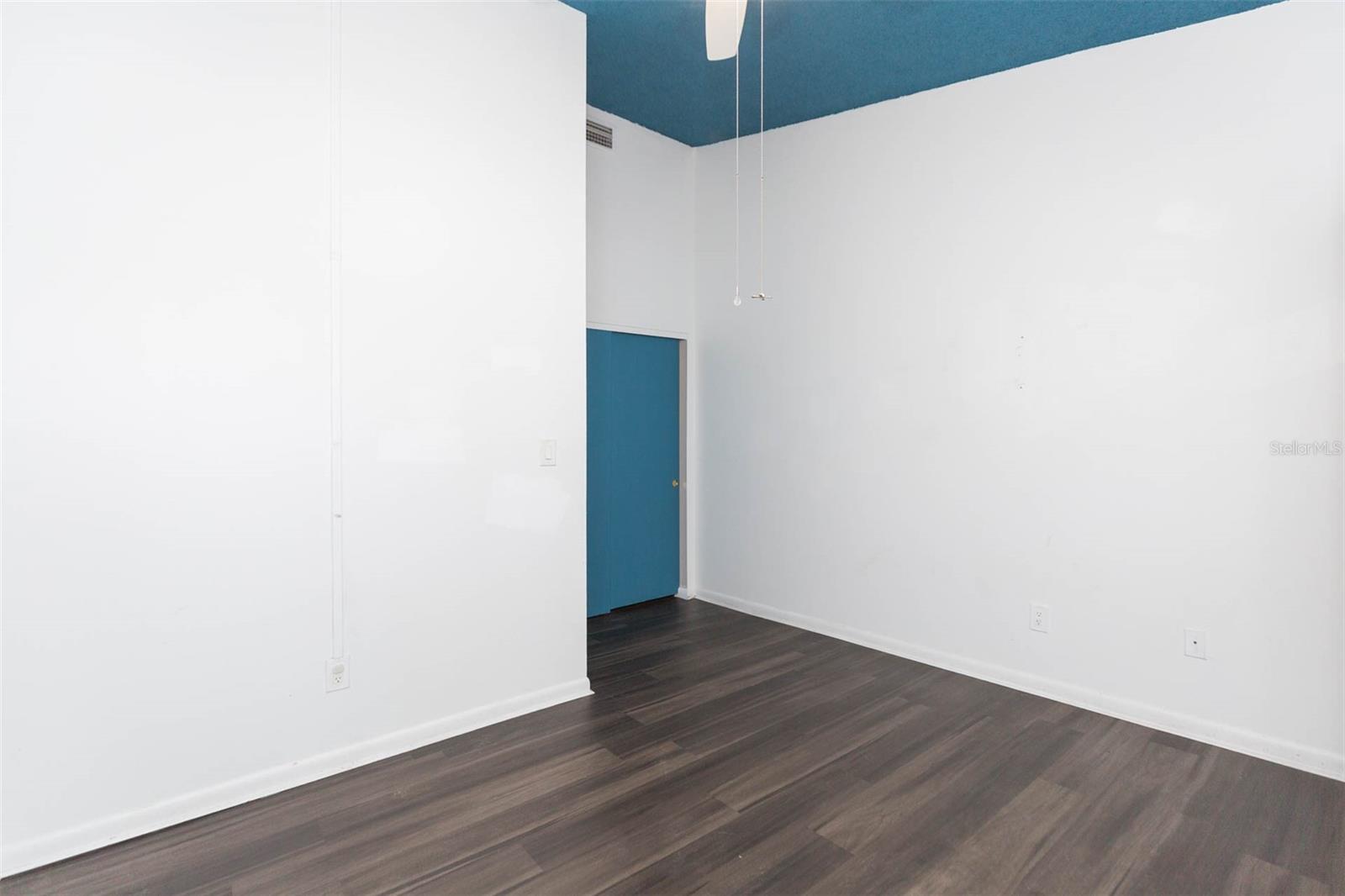 4517 LA CAPRI CT, TAMPA, FL, 33611