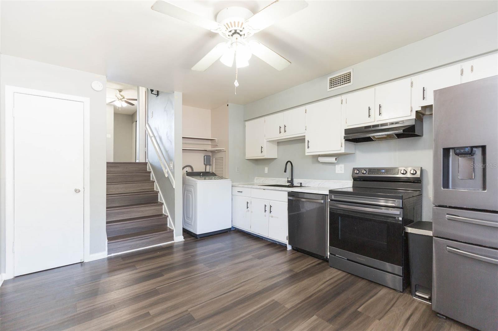 4517 LA CAPRI CT, TAMPA, FL, 33611