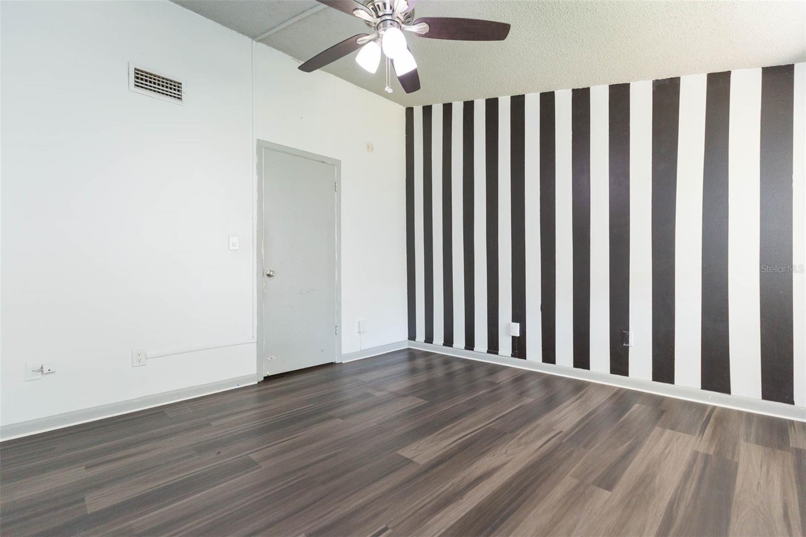 4517 LA CAPRI CT, TAMPA, FL, 33611