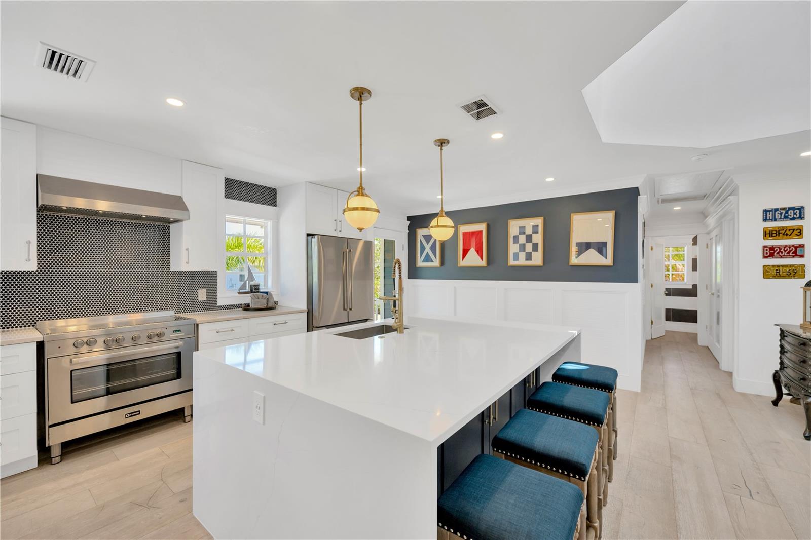 540 GULF BAY RD, LONGBOAT KEY, FL, 34228