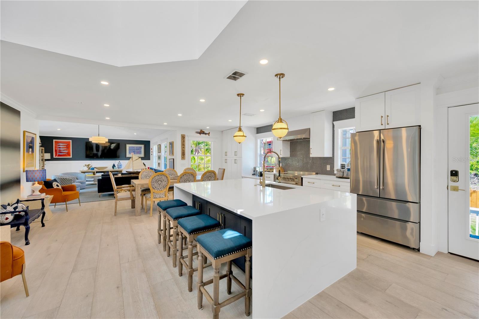 540 GULF BAY RD, LONGBOAT KEY, FL, 34228