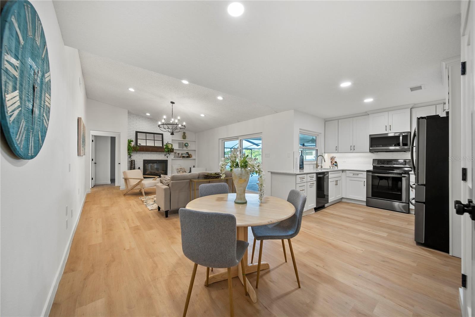 3925 DUNAIRE DR, VALRICO, FL, 33596