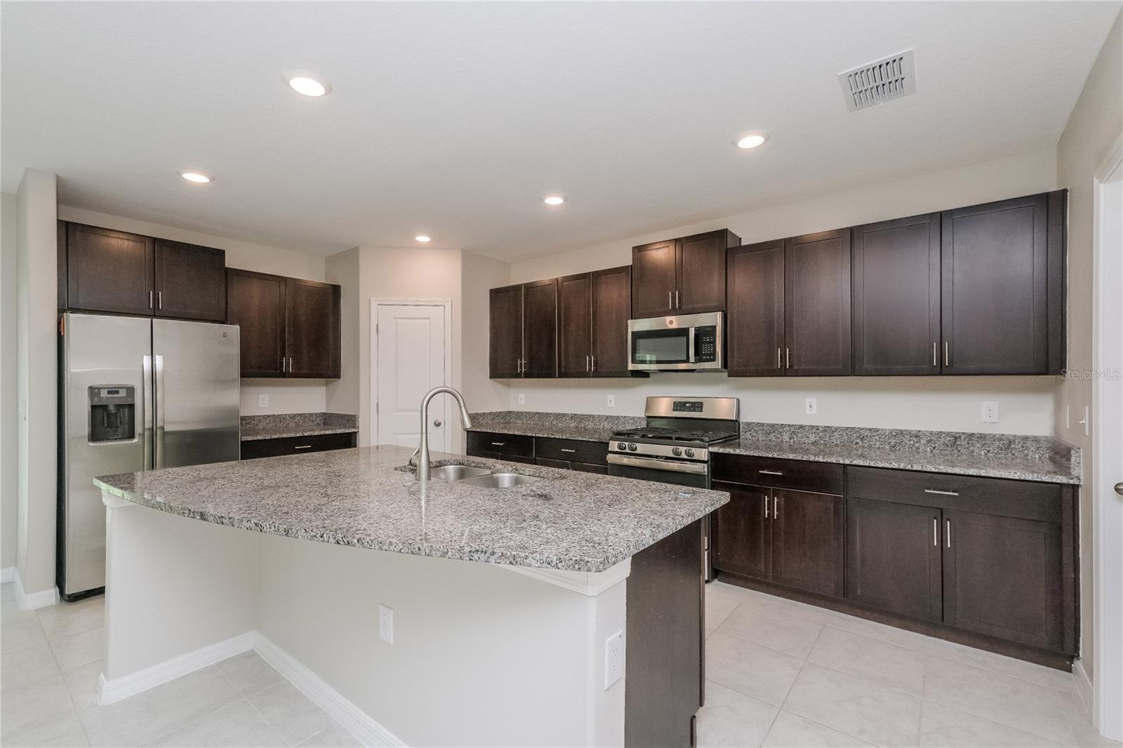 5227 WHITE CHICORY DR, APOLLO BEACH, FL, 33572