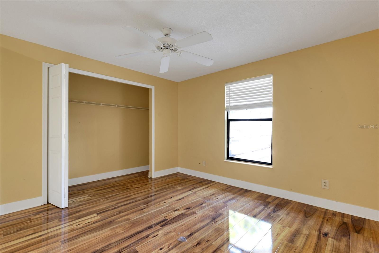 910 SE 23RD PL, CAPE CORAL, FL, 33990