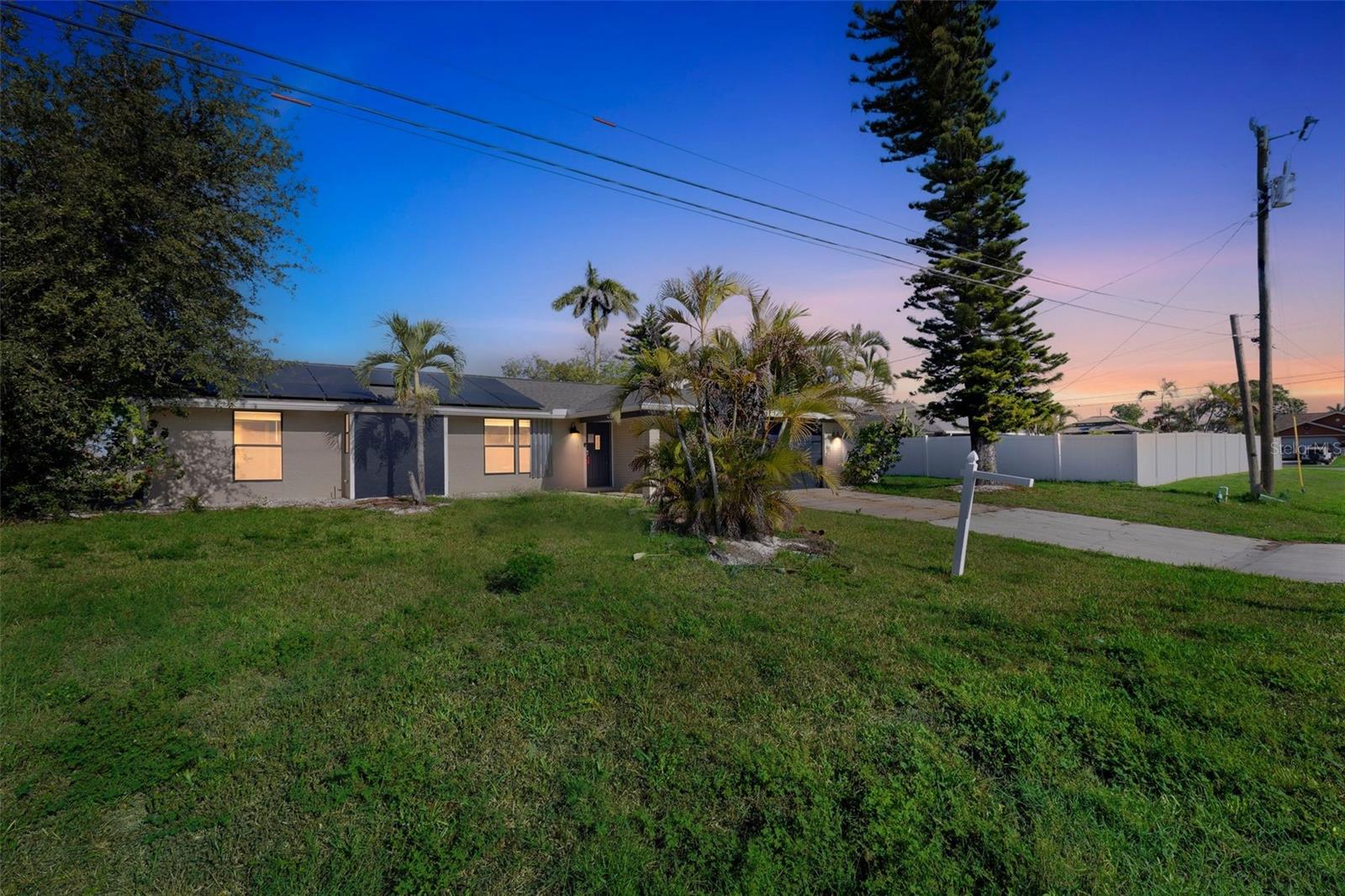 910 SE 23RD PL, CAPE CORAL, FL, 33990