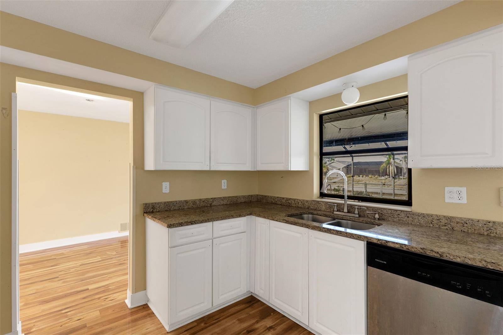 910 SE 23RD PL, CAPE CORAL, FL, 33990