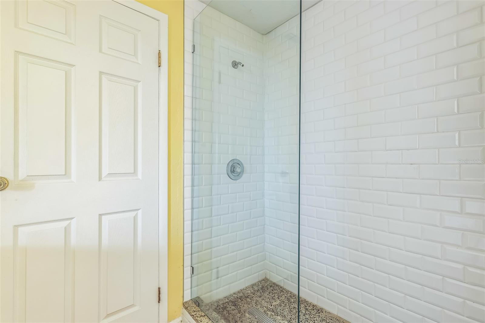 910 SE 23RD PL, CAPE CORAL, FL, 33990